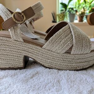 Old Navy Beige Woven Platform Sandals